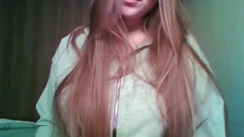 evasapples2026 online show from April 20, 2026, 7:37 pm