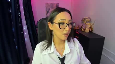 evasarazardje online show from January 18, 2026, 7:17 pm