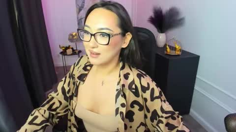 evasarazardje online show from February 27, 2026, 11:43 am