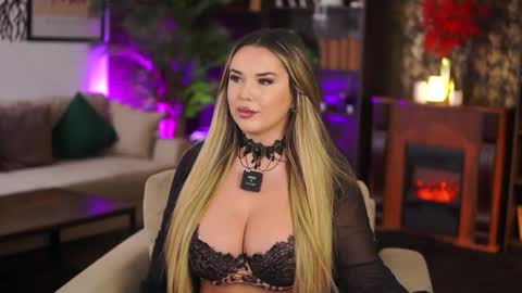 Eva online show from October 25, 2025, 3:40 pm