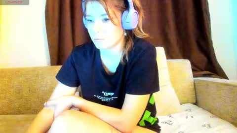 Snapshot of evasunshine18 chatting on September 13, 2025, 11:54 am Eva online show from September 13, 2025, 11:54 am