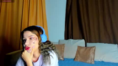 Snapshot of evasunshine18 chatting on November 1, 2025, 1:07 am Eva online show from November 1, 2025, 1:07 am