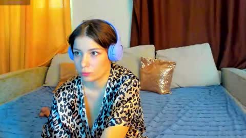 Snapshot of evasunshine18 chatting on November 26, 2025, 8:37 am Eva online show from November 26, 2025, 8:37 am