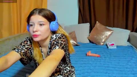 Snapshot of evasunshine18 chatting on November 27, 2025, 2:02 am Eva online show from November 27, 2025, 2:02 am