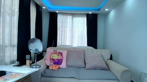Snapshot of evasweet__ chatting on May 21, 2026, 12:01 pm EVA LUNA online show from May 21, 2026, 12:01 pm