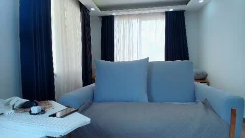 Snapshot of evasweet__ chatting on July 18, 2026, 6:23 pm EVA LUNA online show from July 18, 2026, 6:23 pm