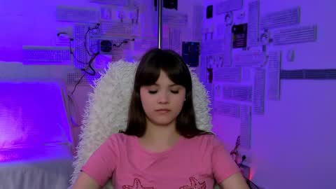 Snapshot of evathopson chatting on April 25, 2026, 8:50 am Eva next stream - - 1600 UTC2000 online show from April 25, 2026, 8:50 am