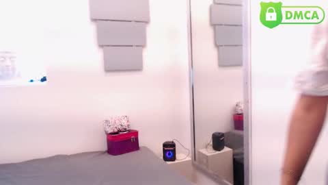 Eva Twiss online show from September 18, 2025, 11:56 am