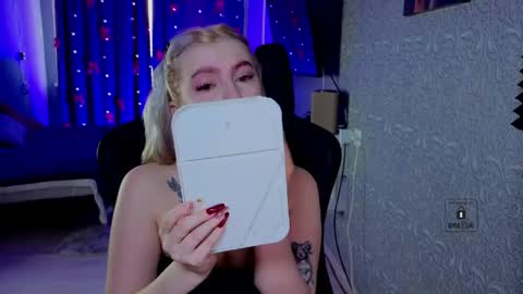 evavibe online show from March 8, 2026, 5:55 am