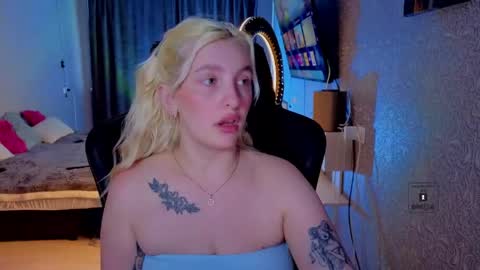 Snapshot of evavibe chatting on May 23, 2026, 2:21 pm evavibe online show from May 23, 2026, 2:21 pm