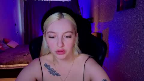 Snapshot of evavibe chatting on May 25, 2026, 10:32 am evavibe online show from May 25, 2026, 10:32 am
