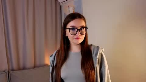 Snapshot of evawyliam chatting on April 10, 2026, 2:44 pm im EVA im new here dont be rude online show from April 10, 2026, 2:44 pm