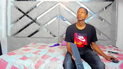 Eva And Emmanuel online show from February 7, 2025, 12:50 pm