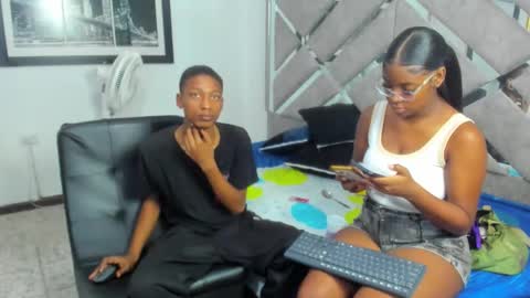 Eva And Emmanuel online show from December 15, 2025, 2:21 pm