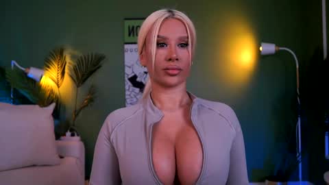 Eva online show from April 8, 2026, 8:25 am