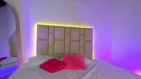 Eva Queen online show from September 21, 2025, 7:59 pm