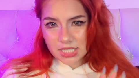 Martina Soler  online show from April 15, 2026, 3:52 pm