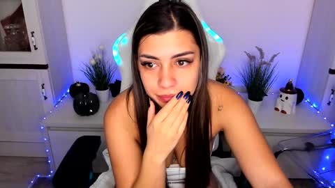 eveeevian online show from December 13, 2024, 5:38 am