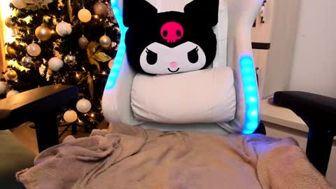 eveeevian online show from December 23, 2024, 10:42 am