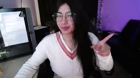 Kissed by an angel  IG evee  lyn20 online show from February 26, 2025, 6:04 am