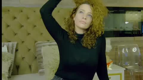 EveHamilton online show from December 1, 2024, 6:19 pm