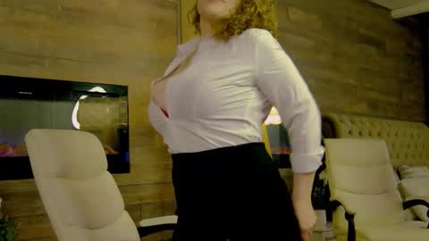 EveHamilton online show from April 21, 2026, 8:12 pm