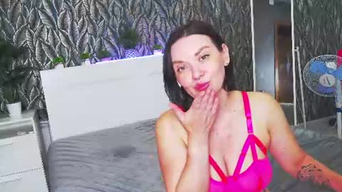 Snapshot of evelibston chatting on June 11, 2026, 3:04 am EveLibston online show from June 11, 2026, 3:04 am