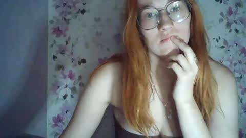 Snapshot of eveliina_shy chatting on July 21, 2026, 2:19 pm Evelina online show from July 21, 2026, 2:19 pm