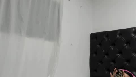 evelin26  online show from April 25, 2026, 3:09 am