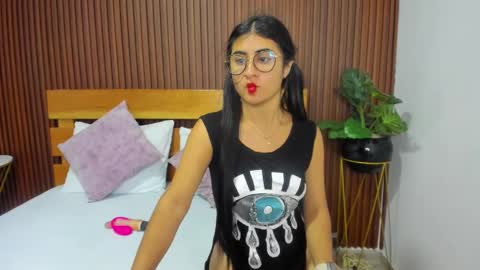 BELLA online show from March 12, 2025, 3:07 pm