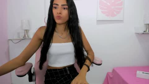 Evelin online show from April 6, 2026, 1:03 am