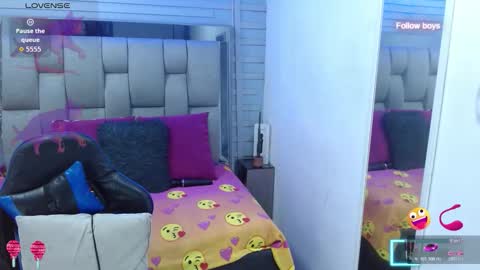 evelin zaens online show from March 3, 2026, 4:40 am