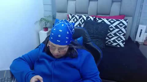 evelin zaens online show from March 13, 2026, 5:58 am