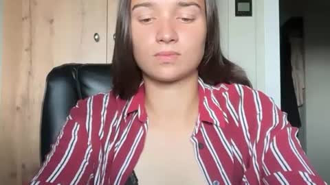 evelina0 online show from August 6, 2026, 10:17 am