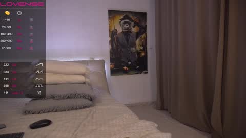 Evelina online show from September 21, 2025, 1:35 pm