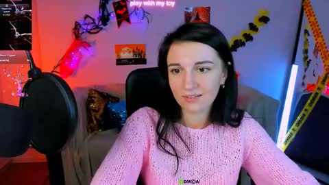 evelina online show from October 26, 2025, 10:32 am