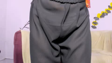 evelina online show from October 28, 2025, 7:05 pm