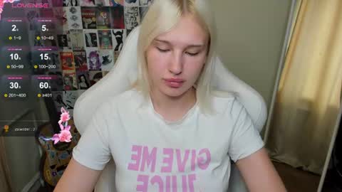 Snapshot of evelinalu chatting on June 13, 2026, 1:58 am Evelina online show from June 13, 2026, 1:58 am