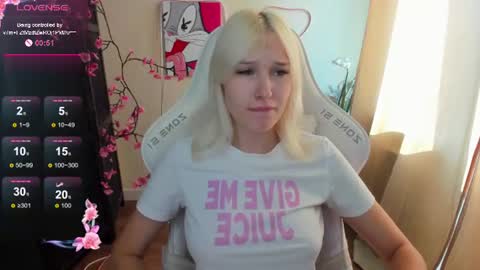 Snapshot of evelinalu chatting on July 30, 2026, 1:26 am Evelina online show from July 30, 2026, 1:26 am