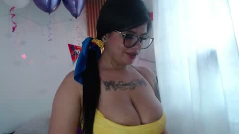Snapshot of evelingjoyy chatting on July 3, 2026, 4:35 pm evelingjoyy online show from July 3, 2026, 4:35 pm