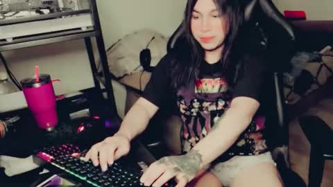Snapshot of evelyn420521 chatting on May 27, 2026, 8:11 am evelyn420521 online show from May 27, 2026, 8:11 am