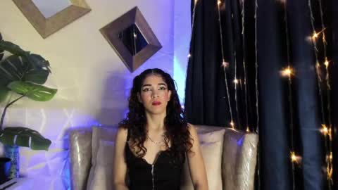 evelyn__rose1 online show from April 6, 2026, 1:36 am