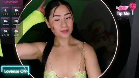 Evelyn online show from November 27, 2025, 11:01 am