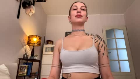 Evelyn Charm online show from May 26, 2026, 12:12 pm