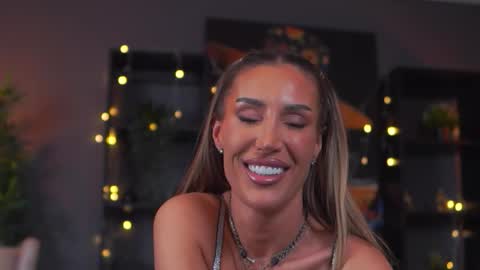 Evelyn online show from February 3, 2026, 7:30 pm