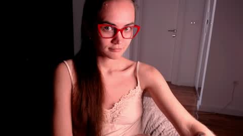 Snapshot of evelyn_gg chatting on April 23, 2026, 9:41 am Evelyn online show from April 23, 2026, 9:41 am