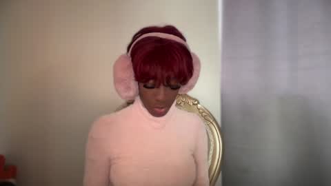 E V E L Y N  online show from January 21, 2025, 12:39 pm