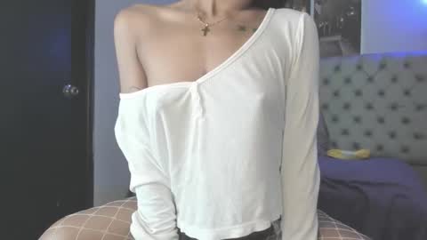 evelyn_jones__ online show from October 8, 2025, 12:47 pm