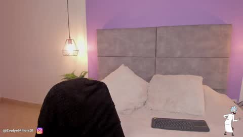 Evelyn  online show from January 26, 2025, 3:06 am