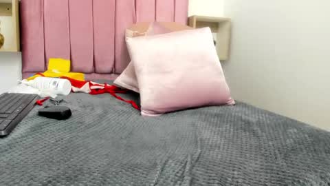 evelyn_morgan1 online show from January 18, 2025, 5:31 am